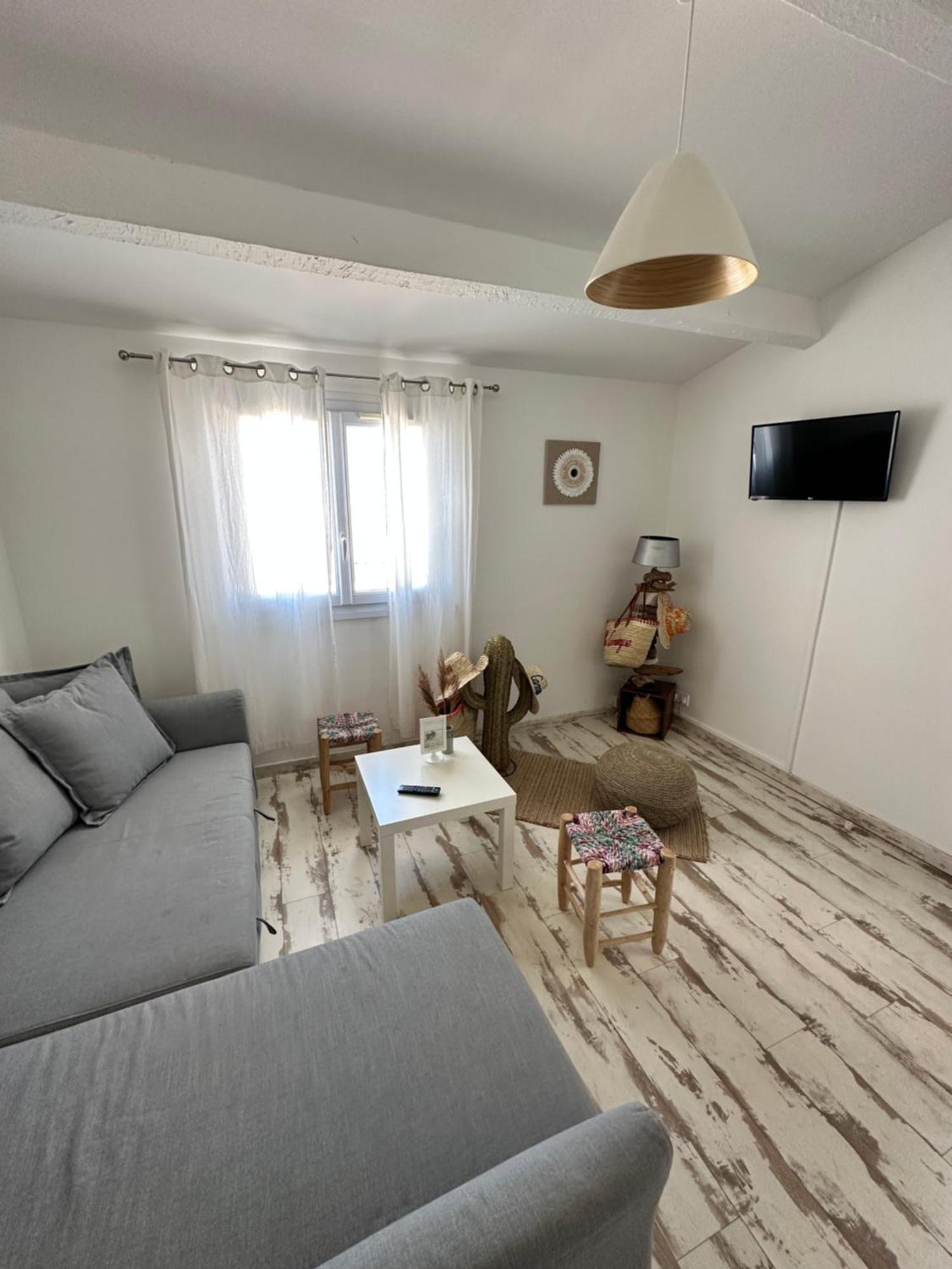 Appartement Cosy Le Boheme, A 300M Des Plages Locamargue Saintes-Maries-de-la-Mer Exterior photo